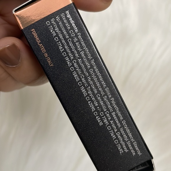 Manish Malhotra beauty by Myglamm soft matte lipstick | NWT | classy red - Picture 13 of 14